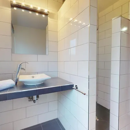Vineyard House Hotel 4*